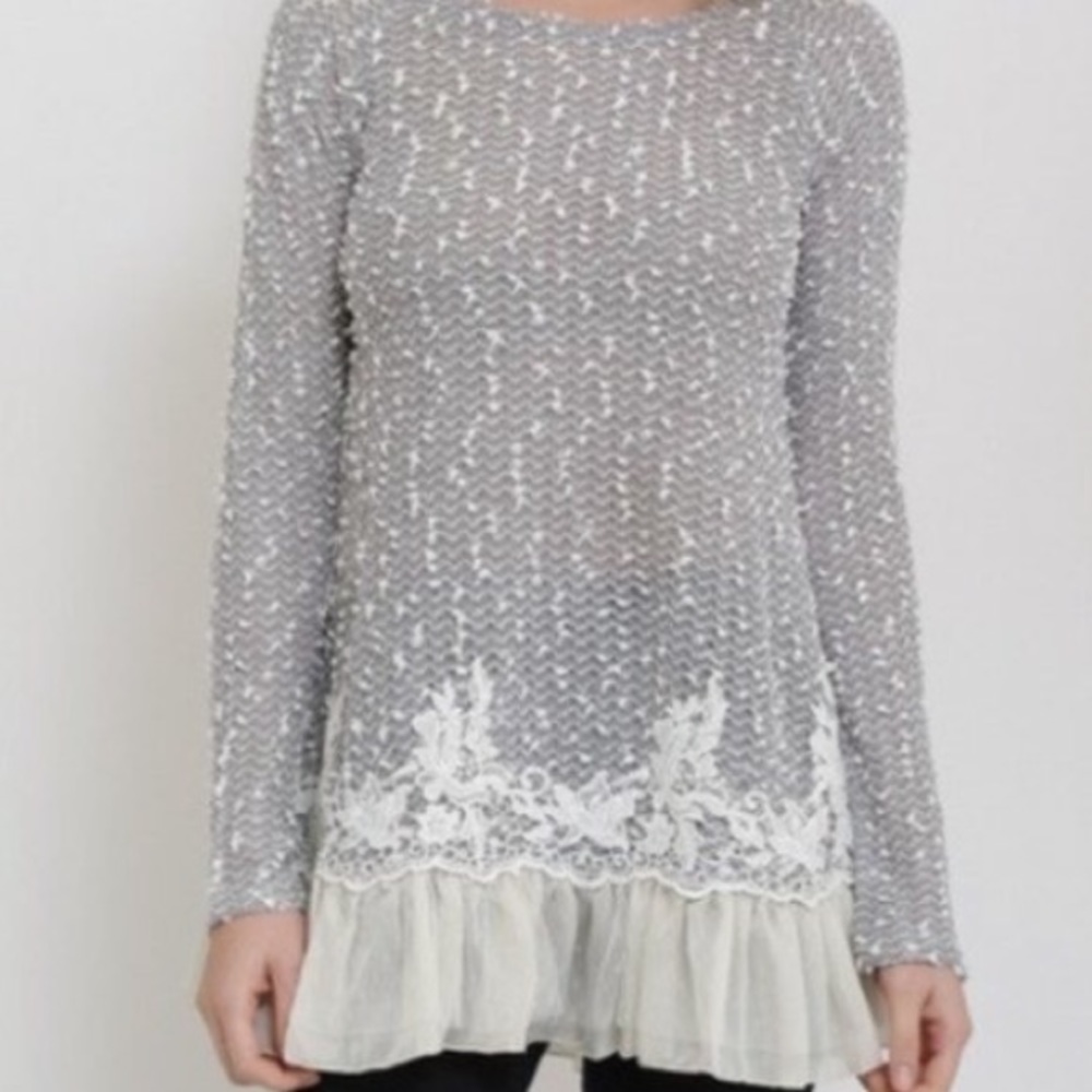 Elegant gray lightweight sweater w/ ruffle bottom